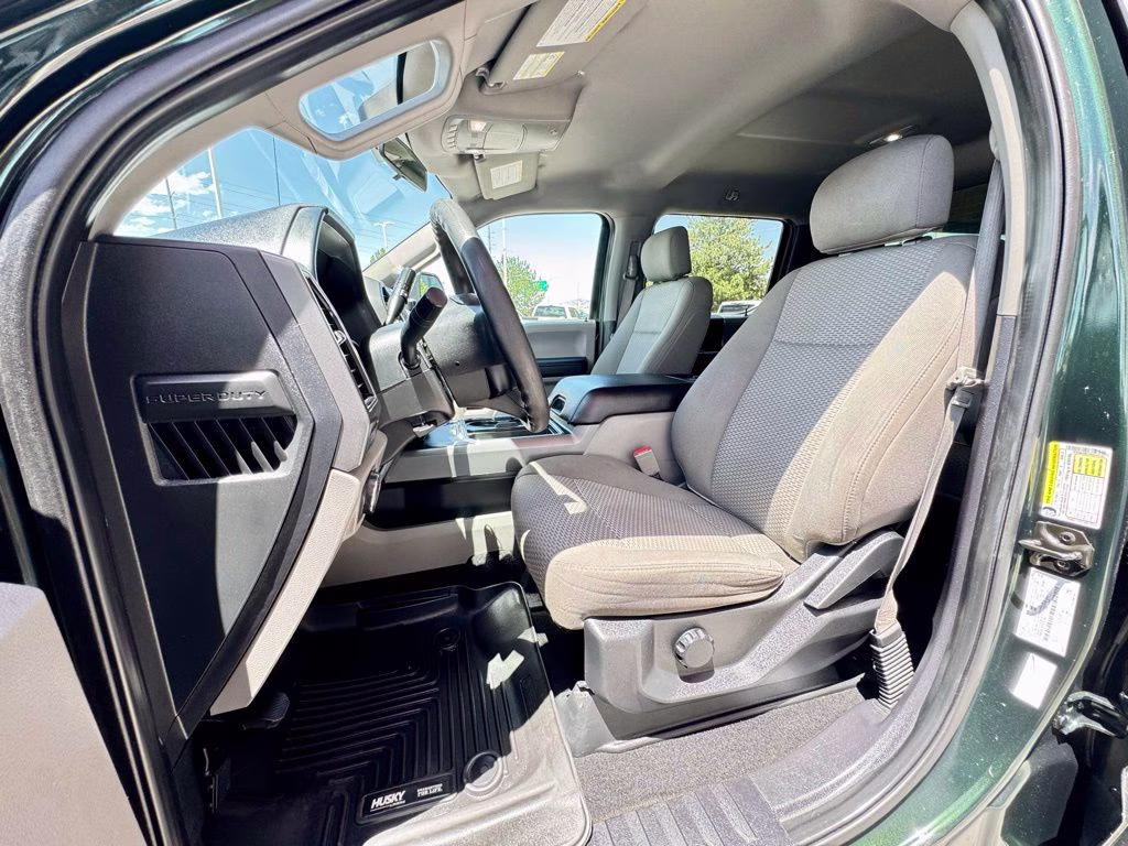 2019 Green Ford Super Duty F-350 SRW XLT 4X4 Truck