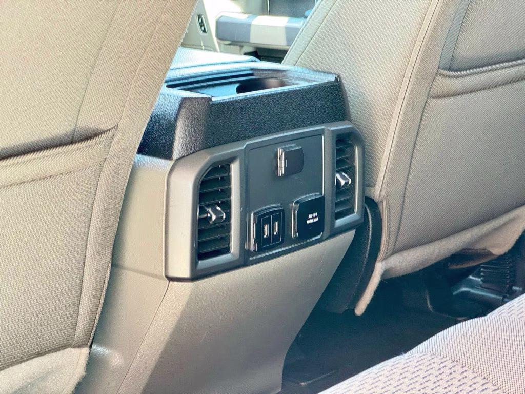 2019 Green Ford Super Duty F-350 SRW XLT 4X4 Truck