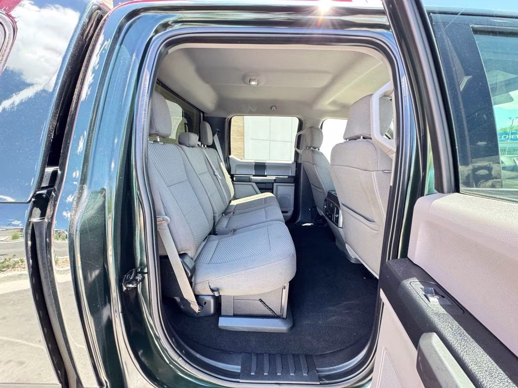 2019 Green Ford Super Duty F-350 SRW XLT 4X4 Truck