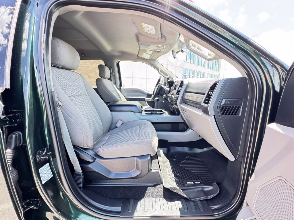 2019 Green Ford Super Duty F-350 SRW XLT 4X4 Truck