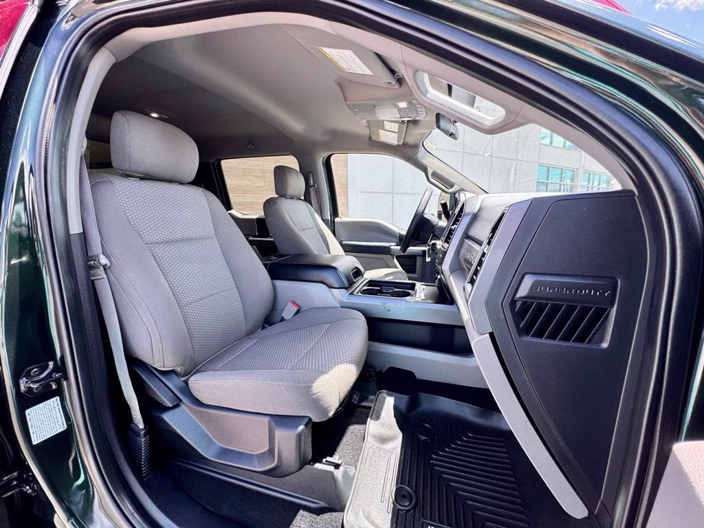 2019 Green Ford Super Duty F-350 SRW XLT 4X4 Truck