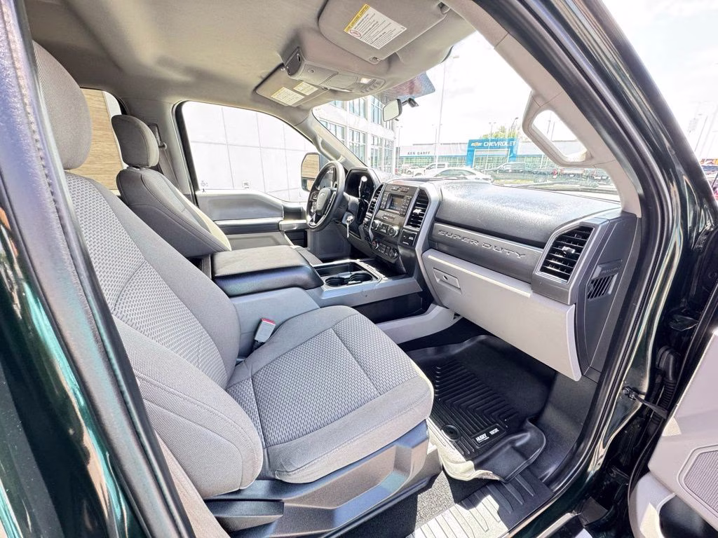2019 Green Ford Super Duty F-350 SRW XLT 4X4 Truck