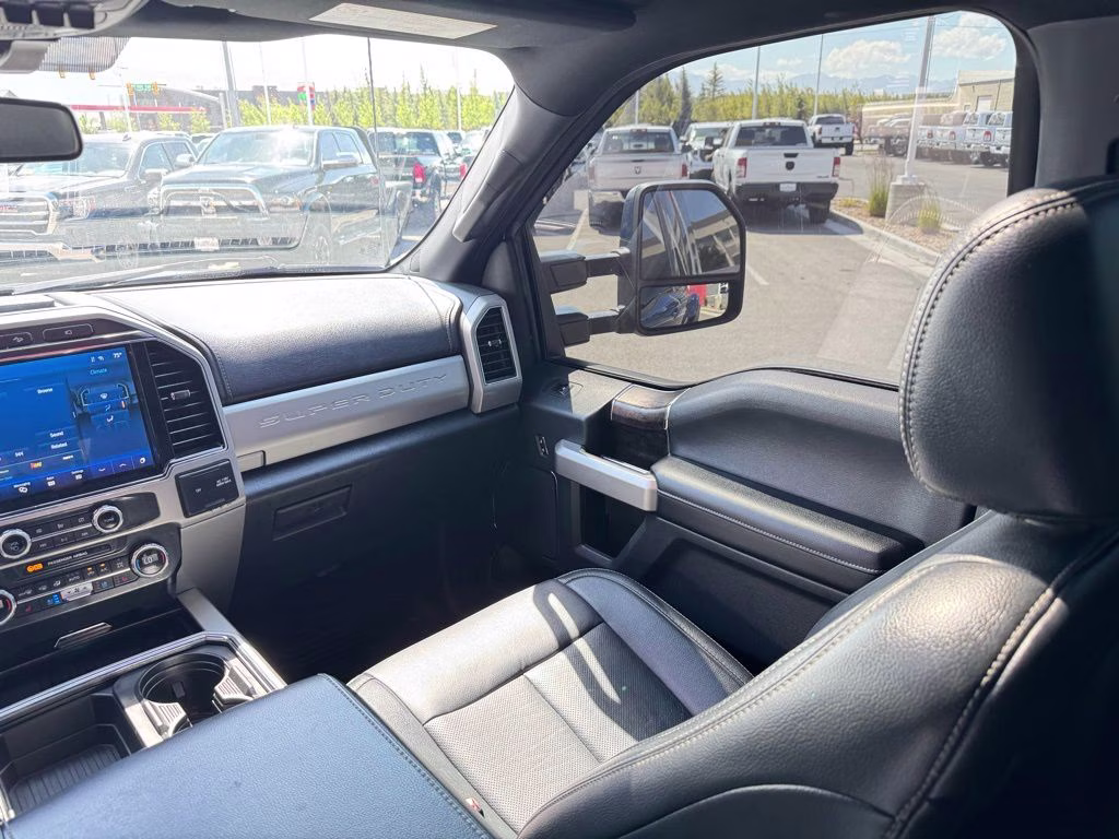 2022 Blue Metallic Ford Super Duty F-350 DRW Lariat 4X4 Truck