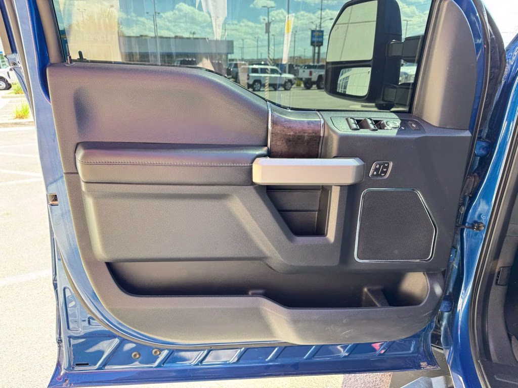 2022 Blue Metallic Ford Super Duty F-350 DRW Lariat 4X4 Truck