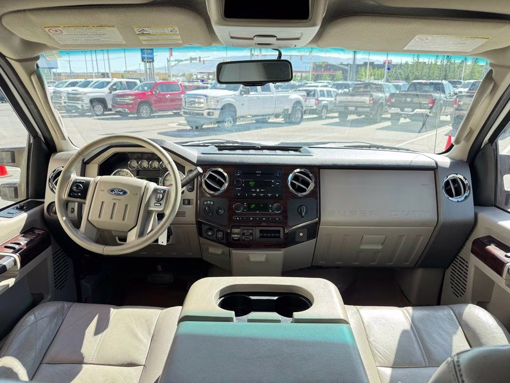 2008 White Ford Super Duty F-450 DRW XL 4X4 Truck