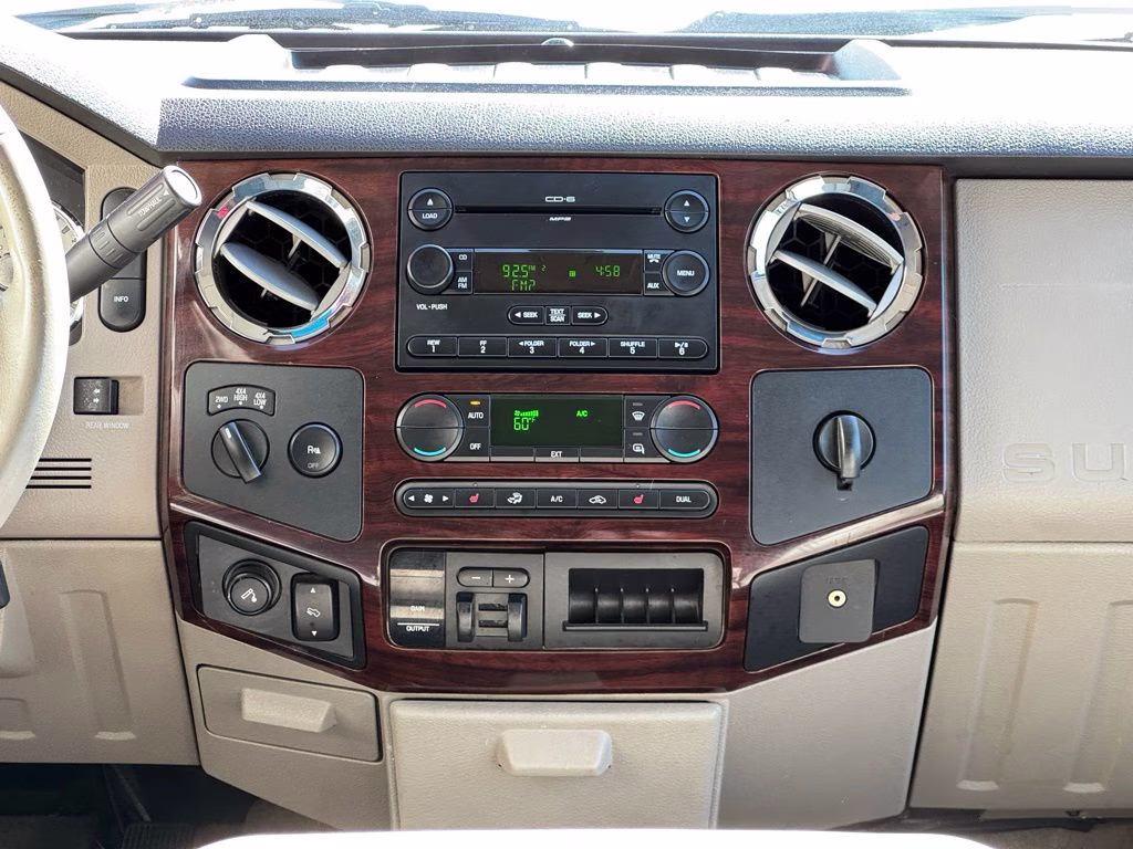 2008 White Ford Super Duty F-450 DRW XL 4X4 Truck