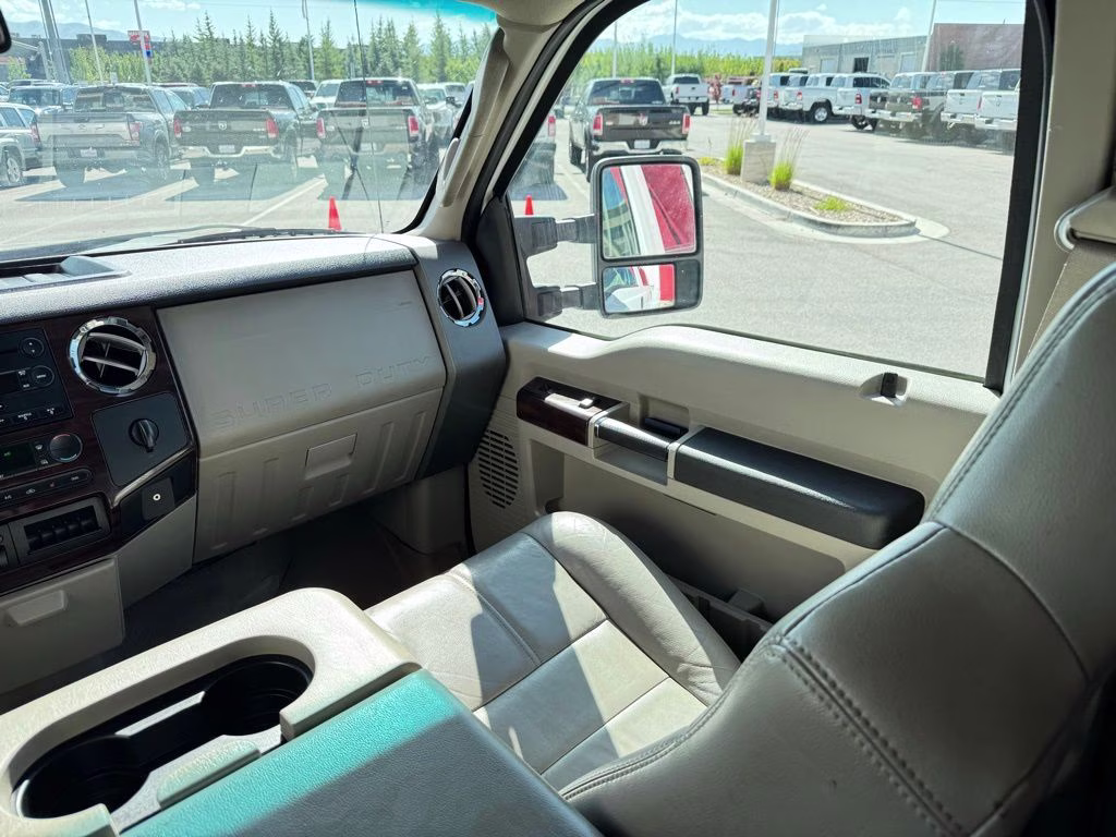 2008 White Ford Super Duty F-450 DRW XL 4X4 Truck