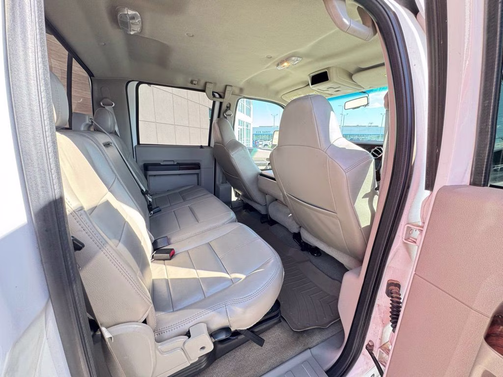 2008 White Ford Super Duty F-450 DRW XL 4X4 Truck