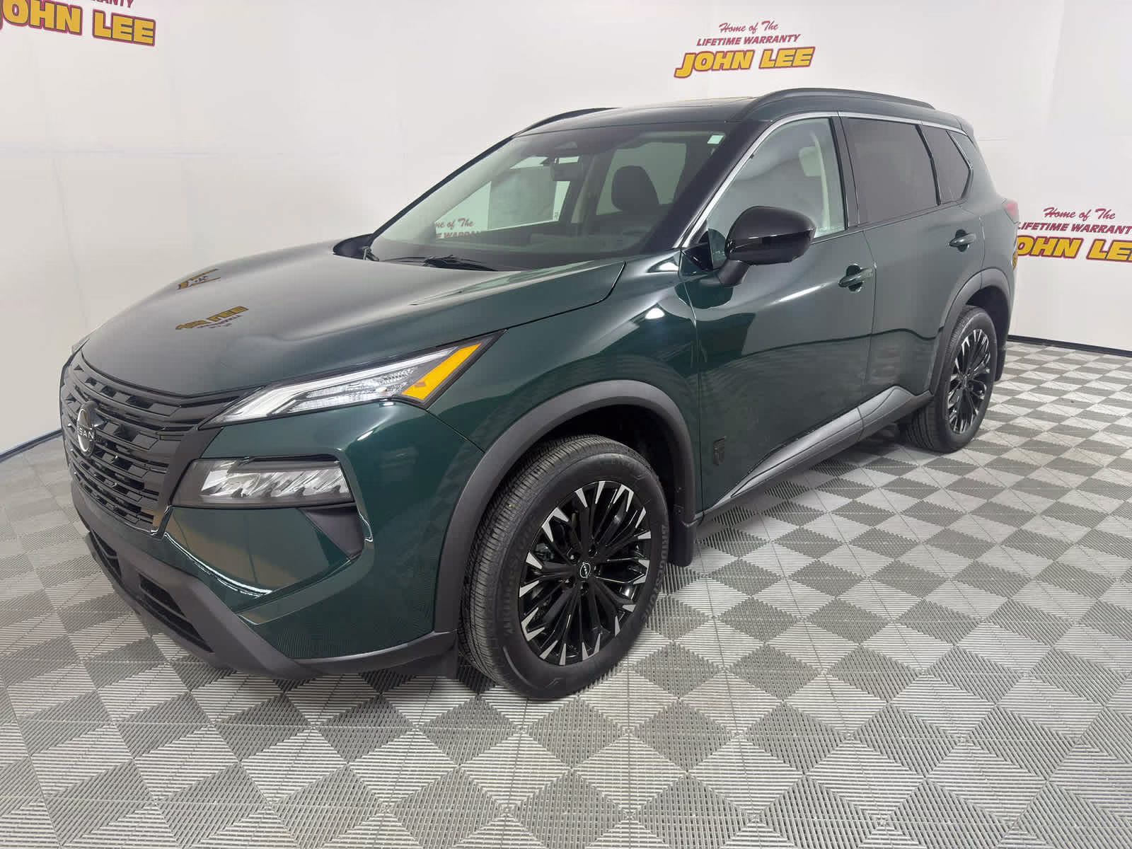 2026 Nissan Rogue Dark Armor's photo