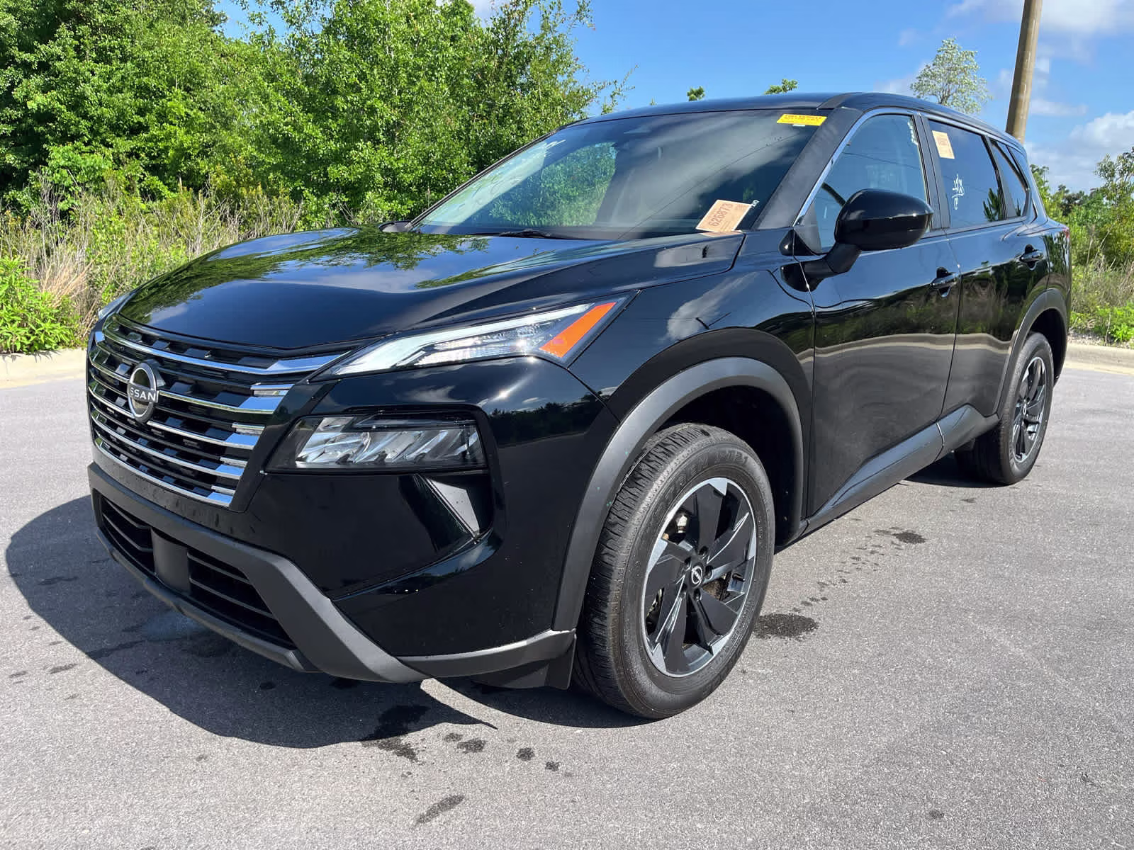2025 Nissan Rogue SV FWD's photo