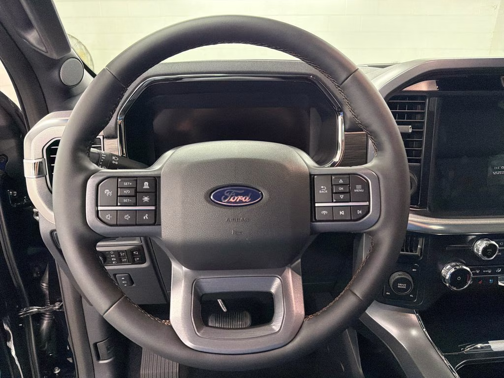 2026 AGATE BLACK Ford F-150 Lariat 4X4 Truck