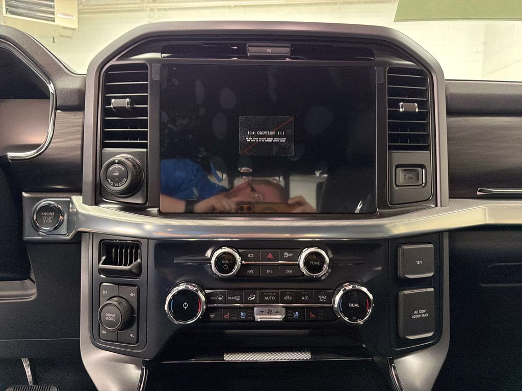 2026 ICONIC SILVER Ford F-150 Lariat 4X4 Truck