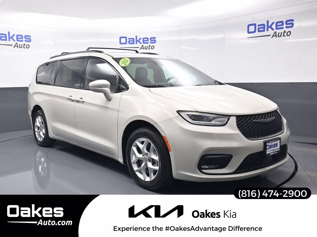 2021 Chrysler Pacifica Limited's photo