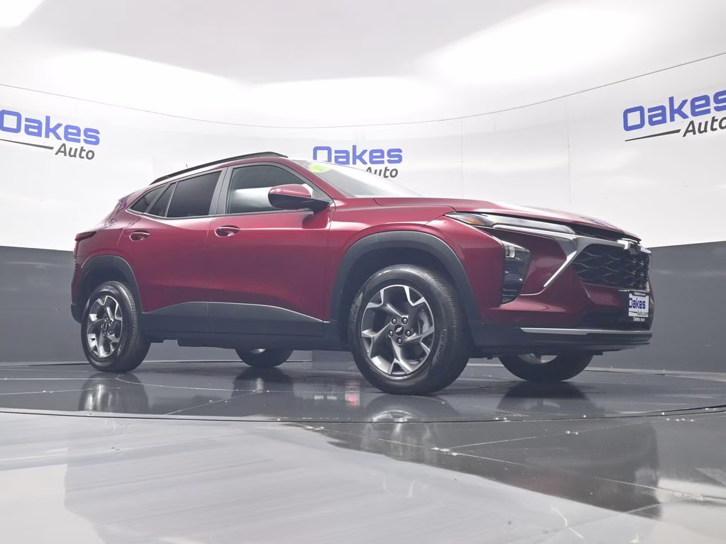 2025 Crimson Metallic Chevrolet Trax LT FWD SUV