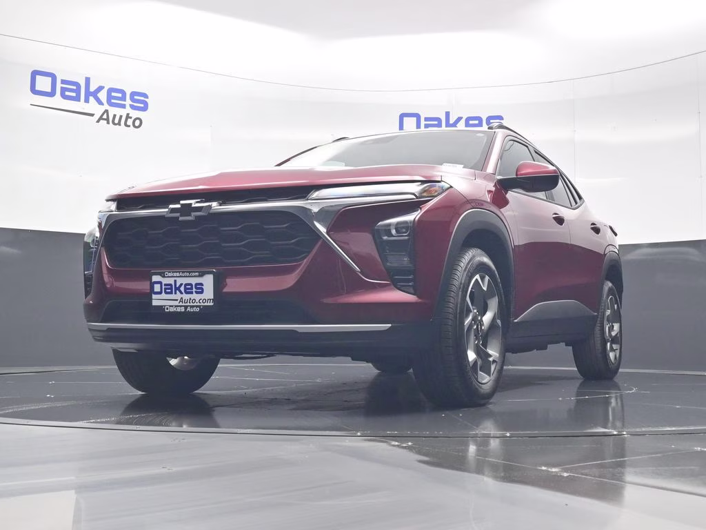 2025 Crimson Metallic Chevrolet Trax LT FWD SUV