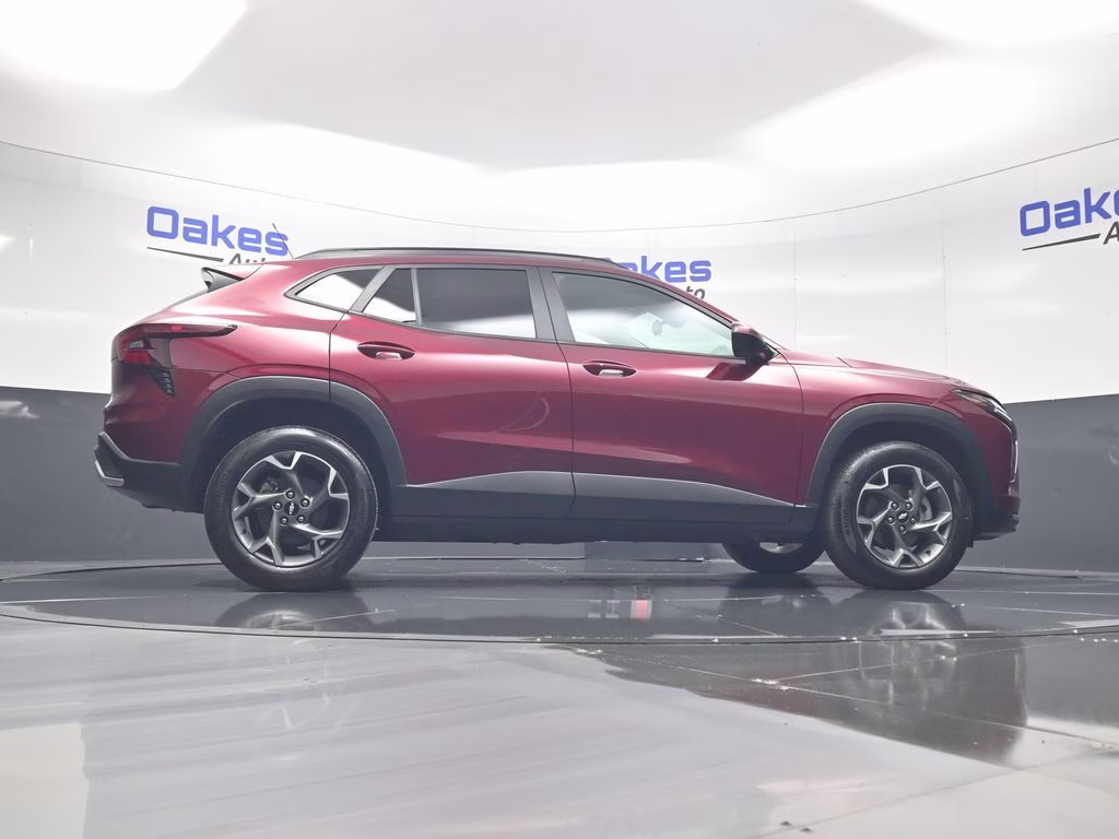 2025 Crimson Metallic Chevrolet Trax LT FWD SUV