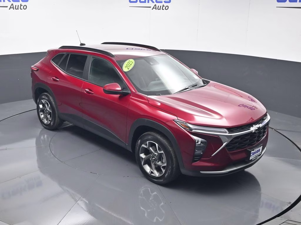 2025 Crimson Metallic Chevrolet Trax LT FWD SUV