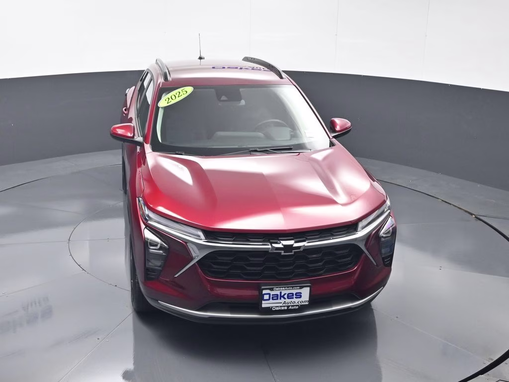 2025 Crimson Metallic Chevrolet Trax LT FWD SUV