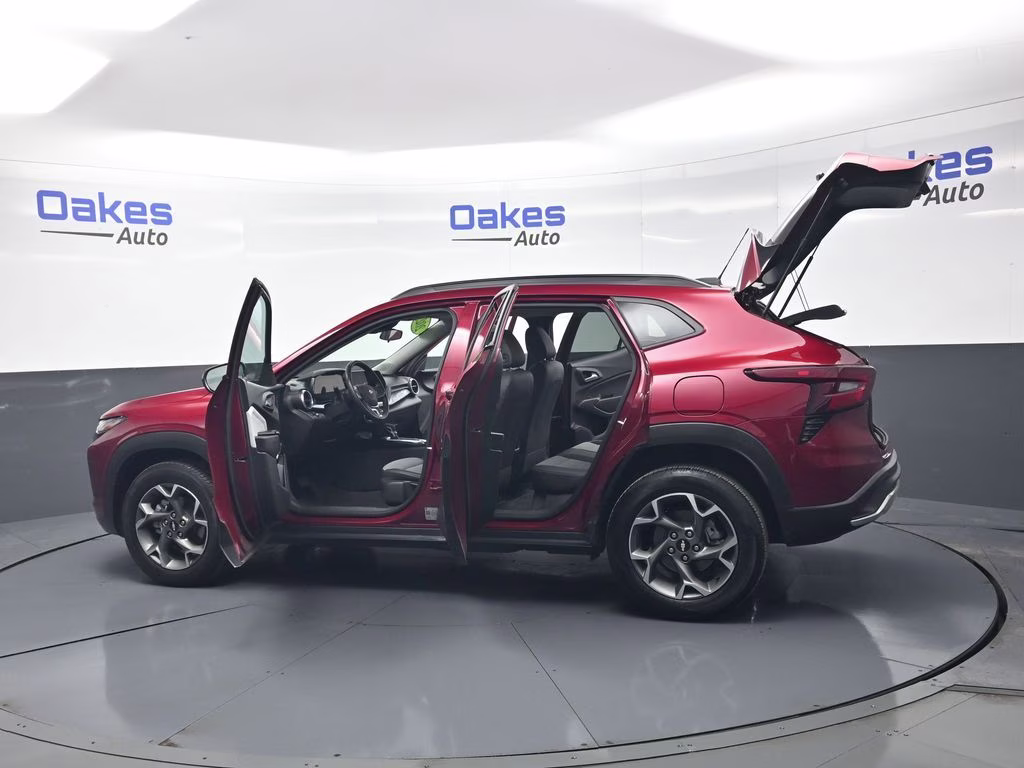 2025 Crimson Metallic Chevrolet Trax LT FWD SUV