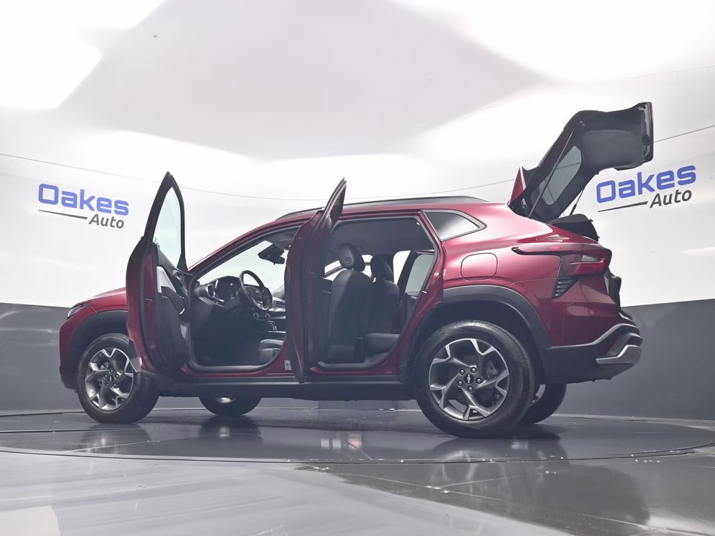 2025 Crimson Metallic Chevrolet Trax LT FWD SUV