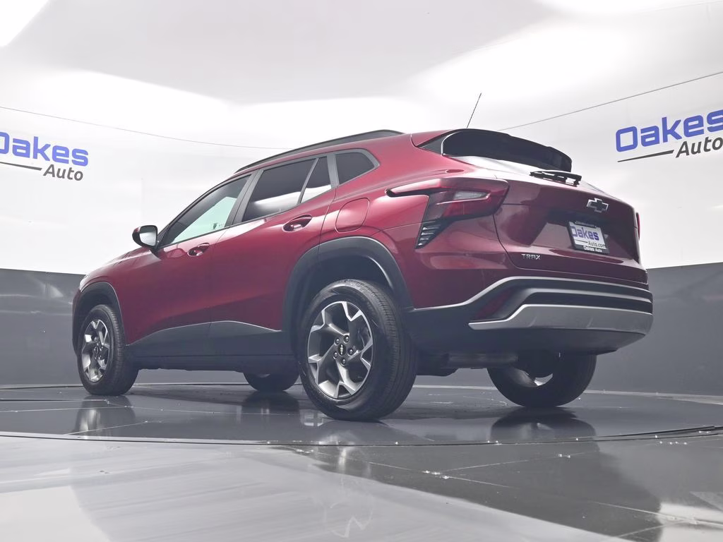 2025 Crimson Metallic Chevrolet Trax LT FWD SUV