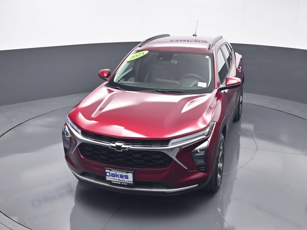2025 Crimson Metallic Chevrolet Trax LT FWD SUV