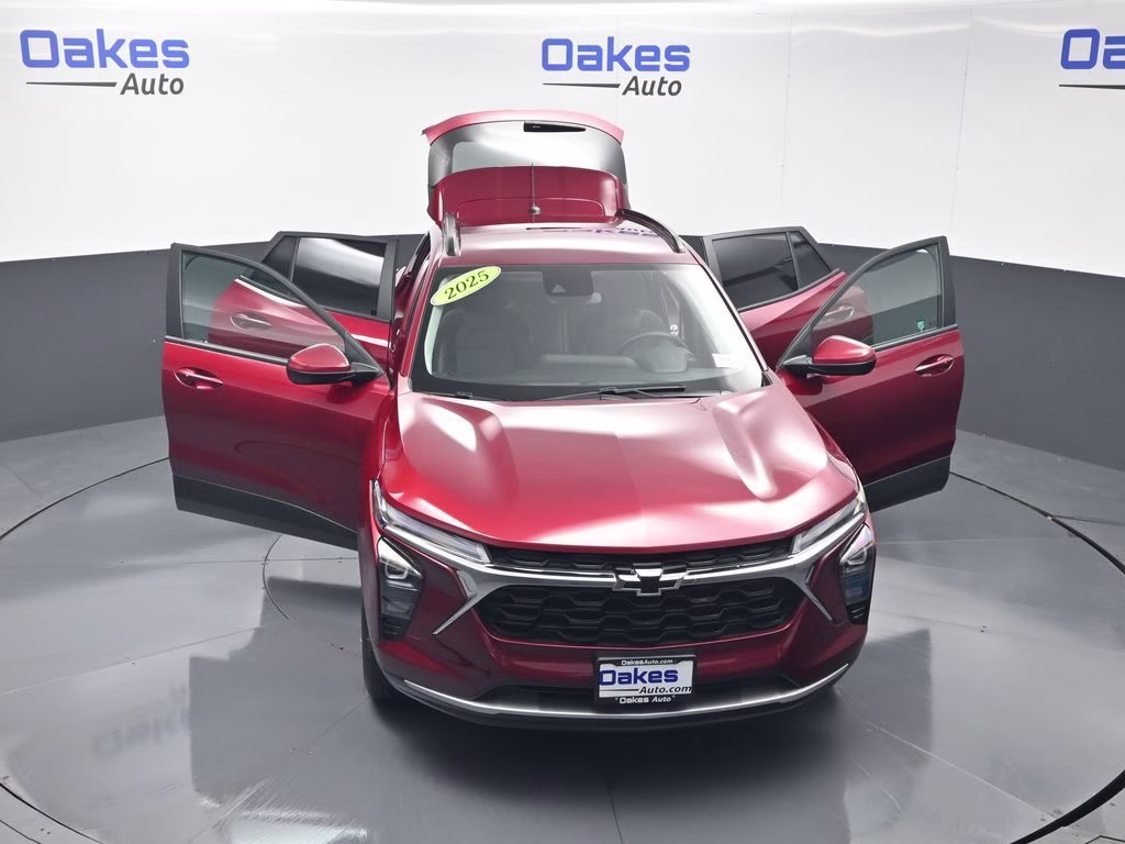 2025 Crimson Metallic Chevrolet Trax LT FWD SUV