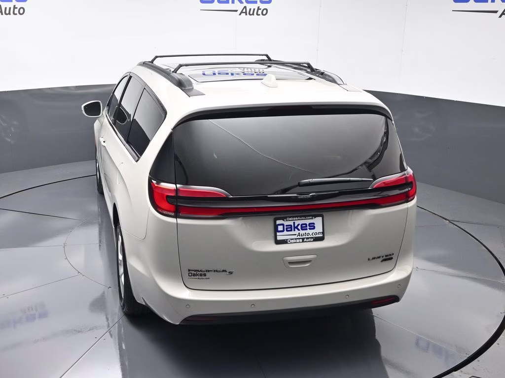 2021 Luxury White Pearlcoat Chrysler Pacifica Limited AWD Van