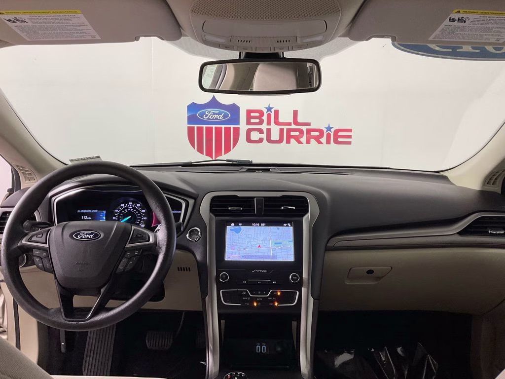 2019 White Gold Metallic Ford Fusion SE FWD Sedan