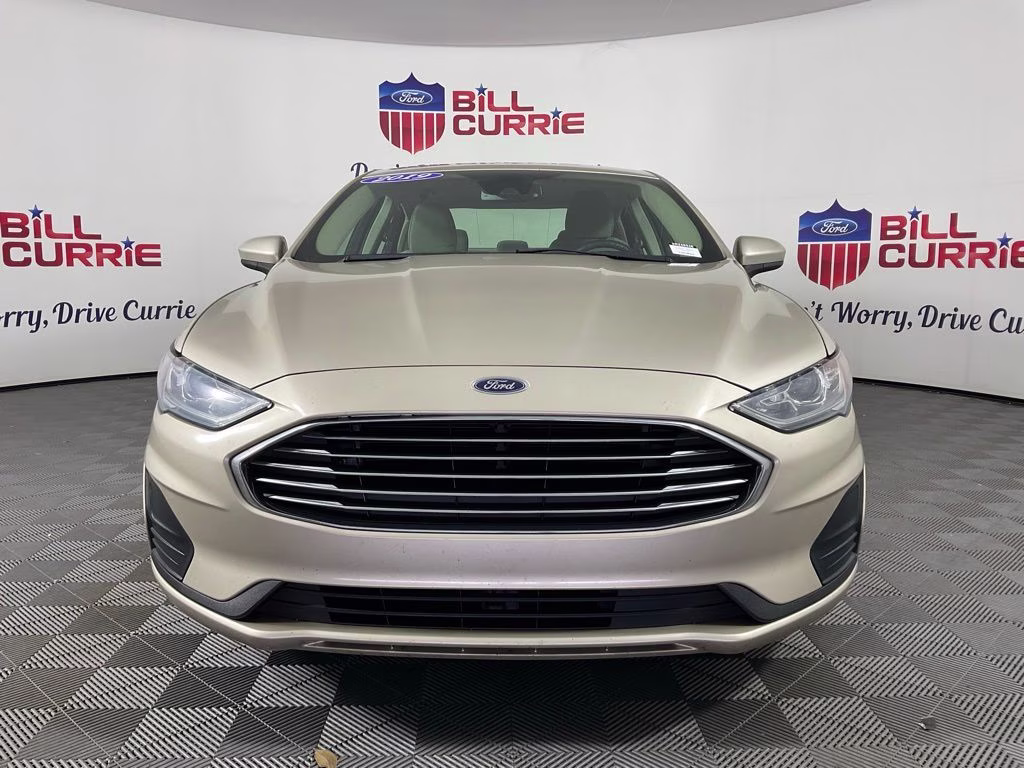 2019 White Gold Metallic Ford Fusion SE FWD Sedan