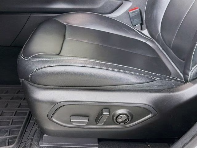 2023 Silver Zynith Jeep Grand Cherokee L Limited 4X4 SUV
