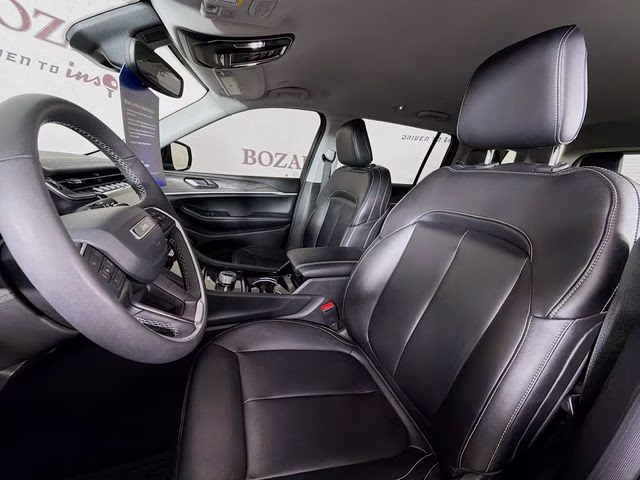 2023 Silver Zynith Jeep Grand Cherokee L Limited 4X4 SUV