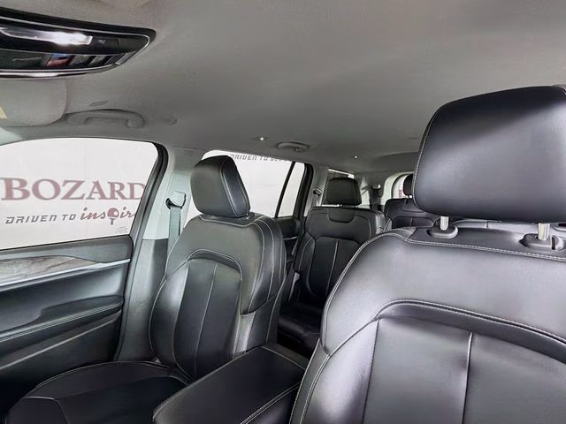 2023 Silver Zynith Jeep Grand Cherokee L Limited 4X4 SUV