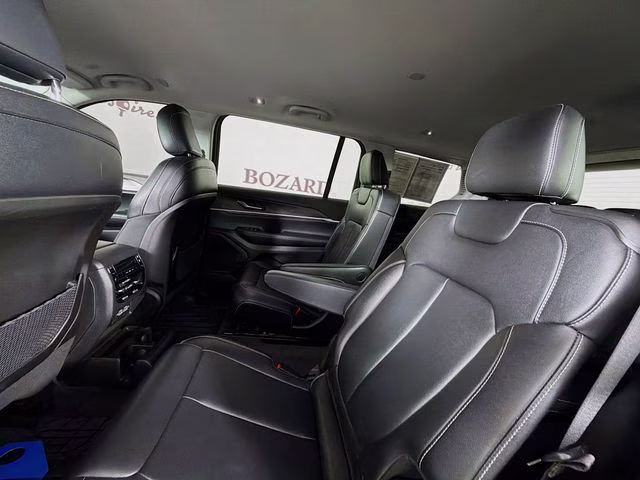 2023 Silver Zynith Jeep Grand Cherokee L Limited 4X4 SUV