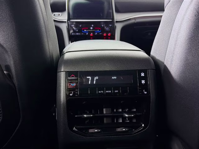 2023 Silver Zynith Jeep Grand Cherokee L Limited 4X4 SUV
