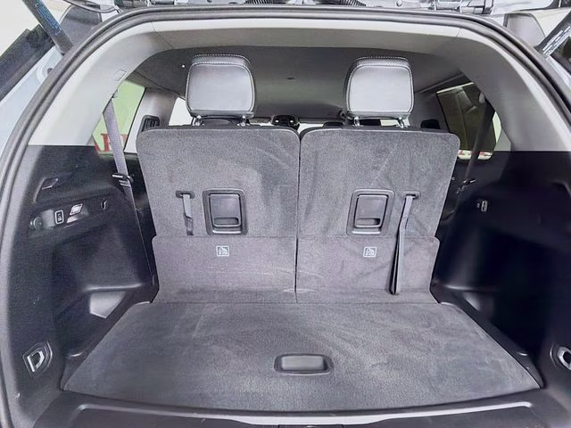2023 Silver Zynith Jeep Grand Cherokee L Limited 4X4 SUV