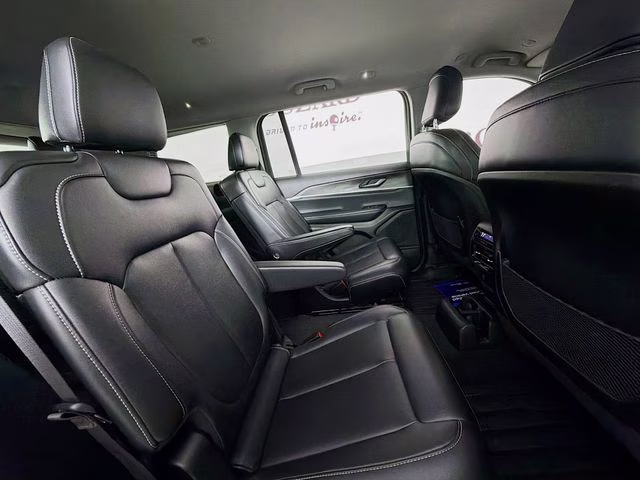 2023 Silver Zynith Jeep Grand Cherokee L Limited 4X4 SUV