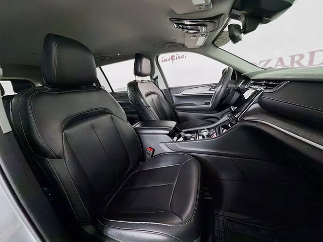 2023 Silver Zynith Jeep Grand Cherokee L Limited 4X4 SUV