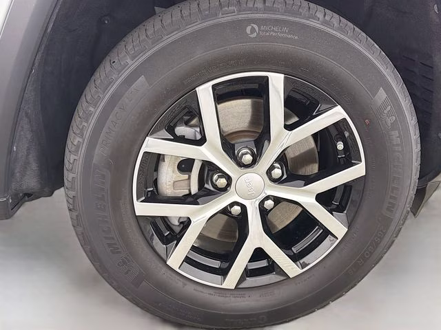 2023 Silver Zynith Jeep Grand Cherokee L Limited 4X4 SUV