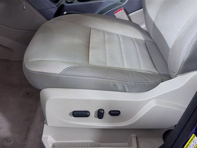 2015 Blue Ford Escape SE FWD SUV