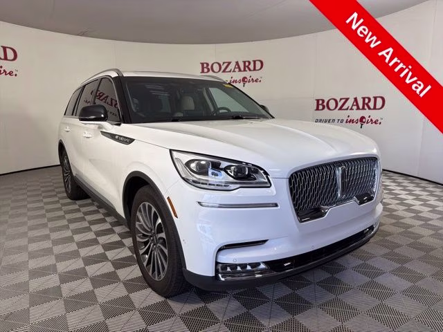 2022 White Metallic Lincoln Aviator Reserve AWD SUV