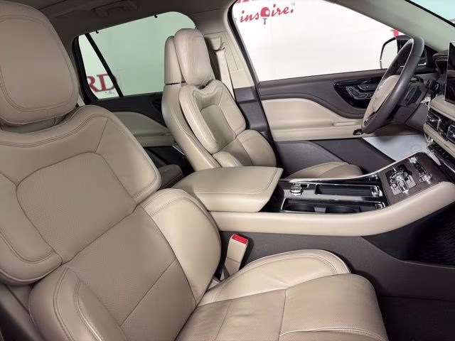 2022 White Metallic Lincoln Aviator Reserve AWD SUV