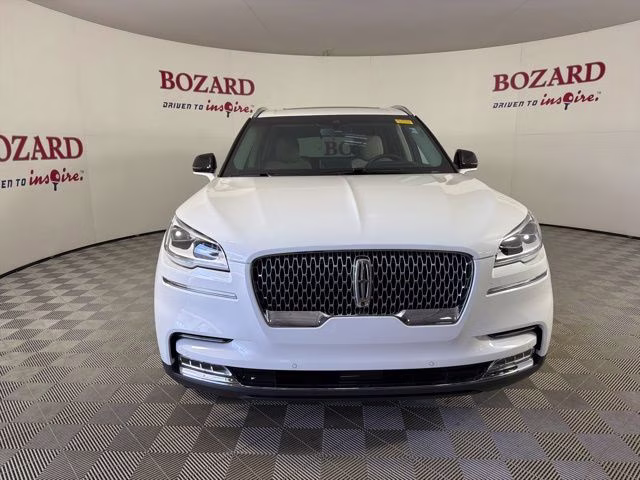 2022 White Metallic Lincoln Aviator Reserve AWD SUV
