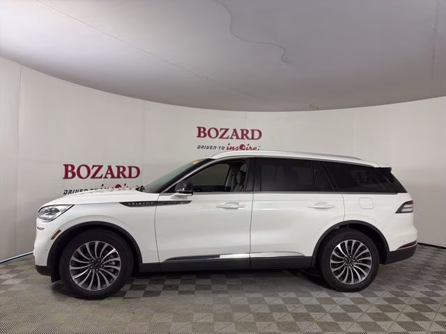 2022 White Metallic Lincoln Aviator Reserve AWD SUV