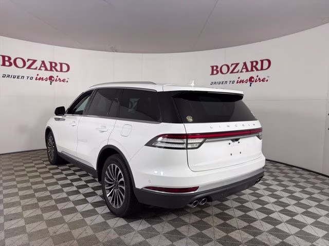 2022 White Metallic Lincoln Aviator Reserve AWD SUV