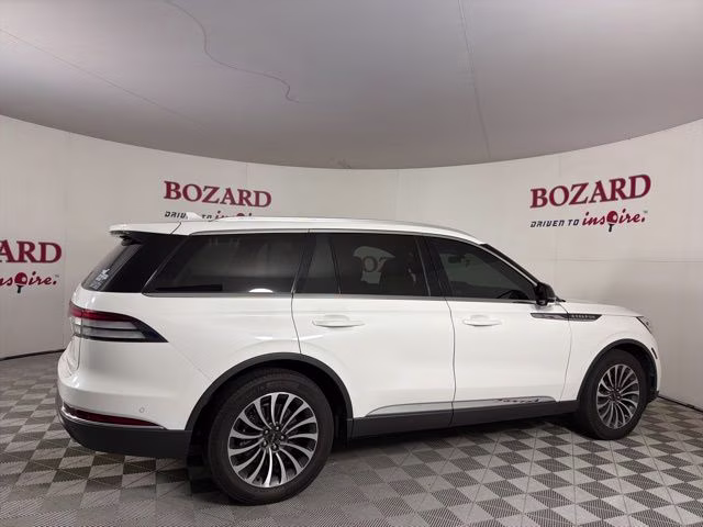 2022 White Metallic Lincoln Aviator Reserve AWD SUV
