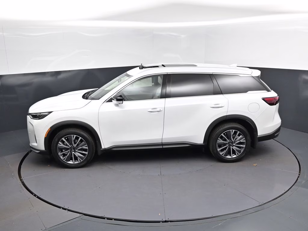 2027 White INFINITI QX60 LUXE FWD