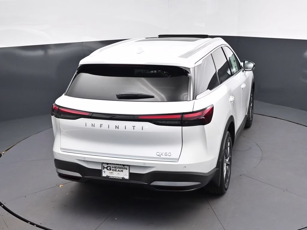 2027 White INFINITI QX60 LUXE FWD