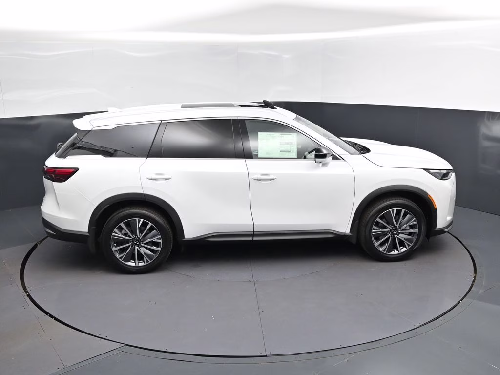 2027 White INFINITI QX60 LUXE FWD