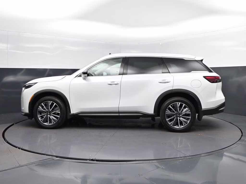 2027 White INFINITI QX60 LUXE FWD